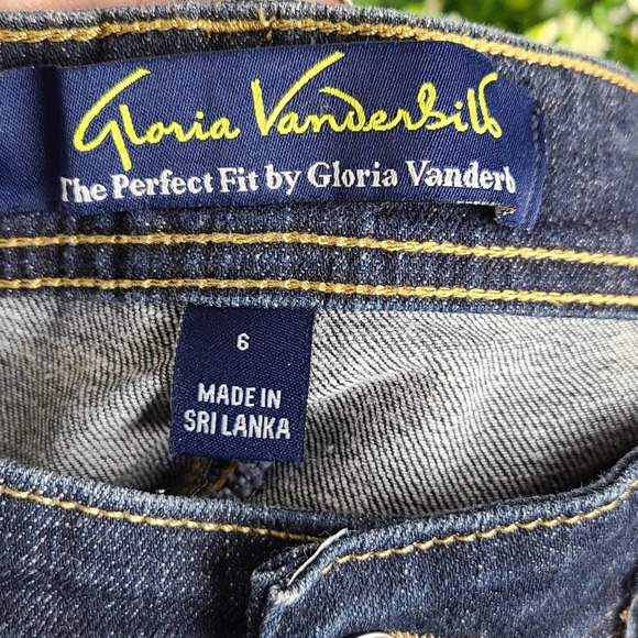 GLORIA VANDERBILT | THE PERFECT FIT JEANS - Picture 9 of 12